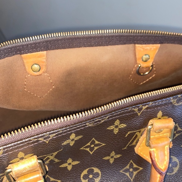 Louis Vuitton Speedy 35 Monogram Bag - Picture 14 of 16
